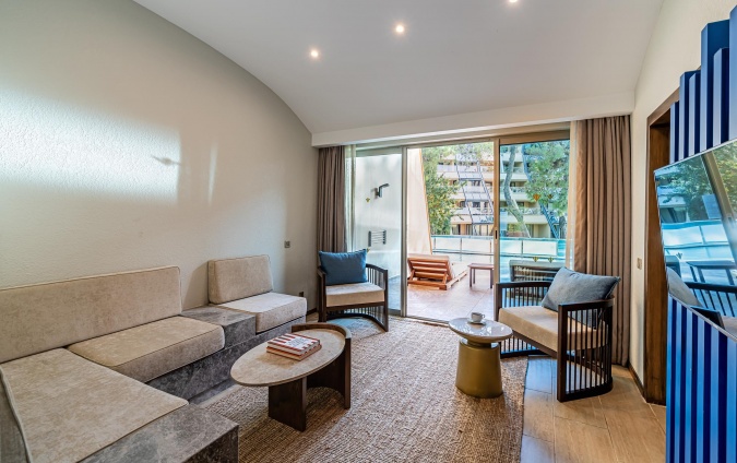 Family Pool House Ground Floor