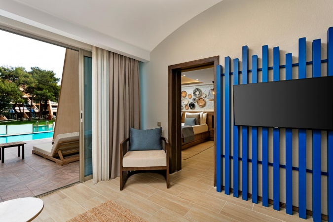 Family Pool House Ground Floor